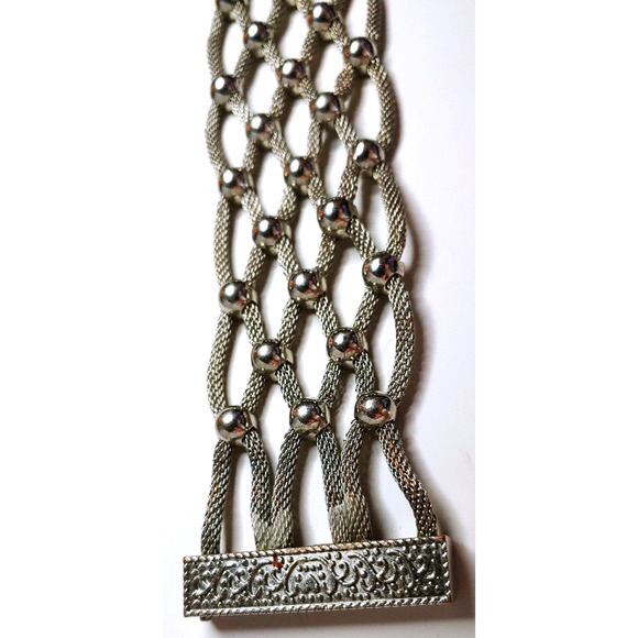 Chunky Bracelet Magnetic Silvertone Mesh Flower Modern 7.5" Flower-Pre Owned - Picture 4 of 16